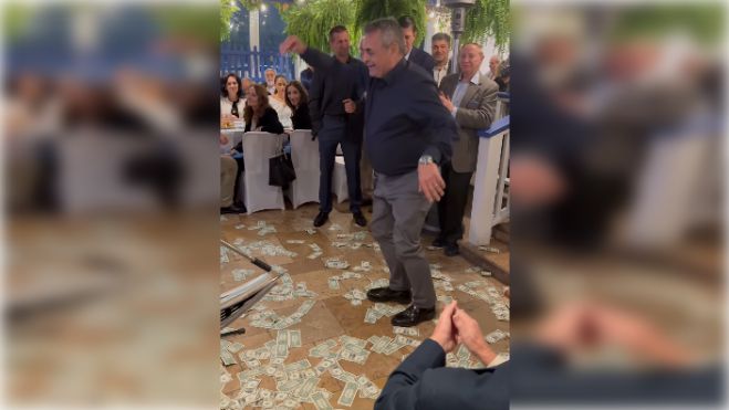 "Το δικό σου αμάρτημα" | Το ζεϊμπέκικο του Κώστα Τζιούμη στην Αμερική! (vd)