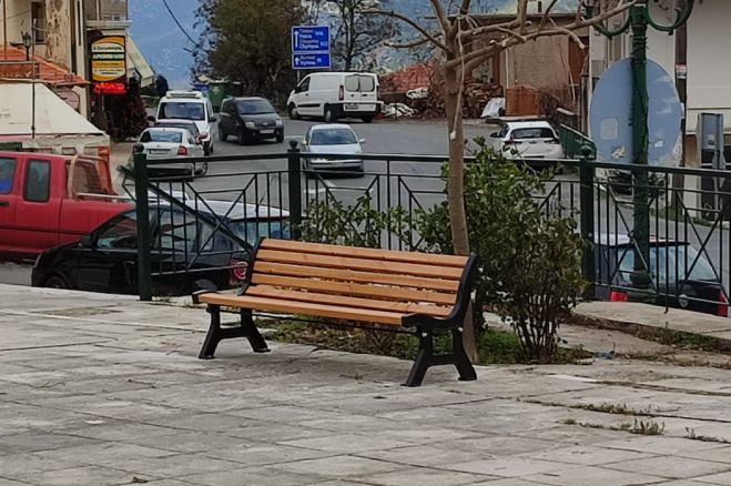 &Delta;ή&mu;&omicron;&sigmaf; &Tau;&rho;ί&pi;&omicron;&lambda;&eta;&sigmaf; | Ό&mu;&omicron;&rho;&phi;&alpha; &pi;&alpha;&gamma;&kappa;ά&kappa;&iota;&alpha; &sigma;&tau;&eta;&nu; &pi;&lambda;&alpha;&tau;&epsilon;ί&alpha; &Lambda;&epsilon;&beta;&iota;&delta;ί&omicron;&upsilon; (&epsilon;&iota;&kappa;ό&nu;&epsilon;&sigmaf;)