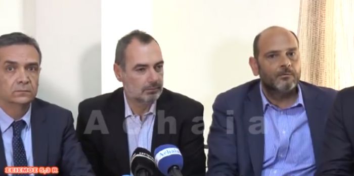 Η στιγμή του σεισμού κατά τη διάρκεια συνέντευξης τύπου της ΝΟΔΕ στην Πάτρα! (vd)