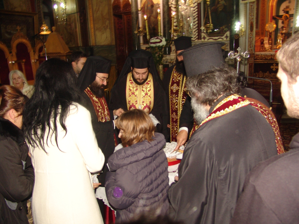 &Eta; &alpha;&lambda;&lambda;&alpha;&gamma;ή &tau;&omicron;&upsilon; &chi;&rho;ό&nu;&omicron;&upsilon; &sigma;&tau;&eta;&nu; &Tau;&rho;ί&pi;&omicron;&lambda;&eta; (&epsilon;&iota;&kappa;ό&nu;&epsilon;&sigmaf; &kappa;&alpha;&iota; &beta;ί&nu;&tau;&epsilon;&omicron;)!