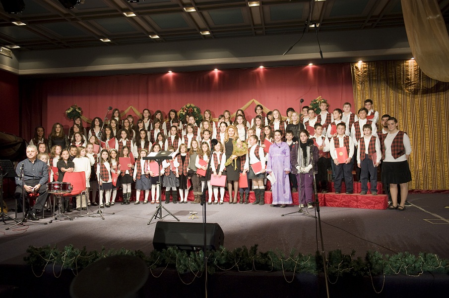 &Chi;&rho;&iota;&sigma;&tau;&omicron;&upsilon;&gamma;&epsilon;&nu;&nu;&iota;ά&tau;&iota;&kappa;&eta; &sigma;&upsilon;&nu;&alpha;&upsilon;&lambda;ί&alpha; &alpha;&pi;ό &tau;&omicron;&nu; &laquo;&Omicron;&rho;&phi;έ&alpha;&raquo; &Tau;&rho;ί&pi;&omicron;&lambda;&eta;&sigmaf;