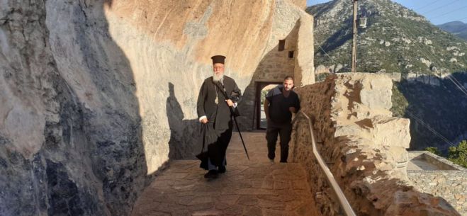 &Omicron;&iota; &epsilon;&pi;&iota;&sigma;&kappa;έ&psi;&epsilon;&iota;&sigmaf; &tau;&omicron;&upsilon; &Mu;&eta;&tau;&rho;&omicron;&pi;&omicron;&lambda;ί&tau;&eta; &Alpha;&lambda;έ&xi;&alpha;&nu;&delta;&rho;&omicron;&upsilon; &sigma;&tau;&eta;&nu; &Kappa;&upsilon;&nu;&omicron;&upsilon;&rho;ί&alpha; (&epsilon;&iota;&kappa;ό&nu;&epsilon;&sigmaf;)