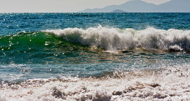 Ηλικιωμένος ανασύρθηκε νεκρός από την ακτή Καλλιστώ στο Παράλιο Άστρος ...