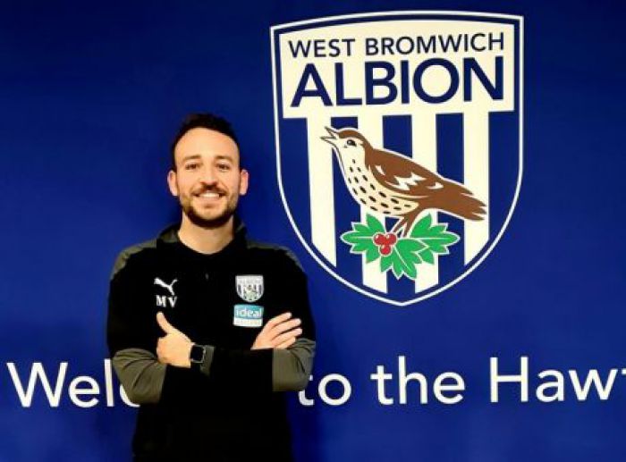 &Sigma;&epsilon; &omicron;&mu;ά&delta;&alpha; &tau;&eta;&sigmaf; Premier League &omicron; &phi;&upsilon;&sigma;&iota;&kappa;&omicron;&theta;&epsilon;&rho;&alpha;&pi;&epsilon;&upsilon;&tau;ή&sigmaf; &Mu;ά&rho;&kappa;&omicron;&sigmaf; &Beta;&lambda;ά&mu;&eta;&sigmaf; &alpha;&pi;ό &tau;&eta;&nu; &Tau;&rho;ί&pi;&omicron;&lambda;&eta;!