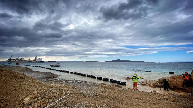 &Omicron;&lambda;&omicron;&kappa;&lambda;&eta;&rho;ώ&theta;&eta;&kappa;&epsilon; &eta; &upsilon;&pi;&omicron;&beta;&rho;ύ&chi;&iota;&alpha; &eta;&lambda;&epsilon;&kappa;&tau;&rho;&iota;&kappa;ή &delta;&iota;&alpha;&sigma;ύ&nu;&delta;&epsilon;&sigma;&eta; &Kappa;&rho;ή&tau;&eta;&sigmaf; - &Pi;&epsilon;&lambda;&omicron;&pi;&omicron;&nu;&nu;ή&sigma;&omicron;&upsilon;