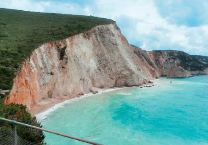 Ο σεισμός εξαφάνισε την αμμουδιά στη διάσημη παραλία &quot;Πόρτο Κατσίκι&quot;!