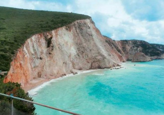 Ο σεισμός εξαφάνισε την αμμουδιά στη διάσημη παραλία &quot;Πόρτο Κατσίκι&quot;!