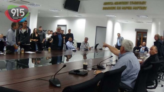 &Phi;&omega;&nu;έ&sigmaf;, έ&nu;&tau;&alpha;&sigma;&eta; &kappa;&alpha;&iota; &delta;&iota;&alpha;&kappa;&omicron;&pi;ή &sigma;&tau;&eta;&nu; έ&kappa;&tau;&alpha;&kappa;&tau;&eta; &sigma;&upsilon;&nu;&epsilon;&delta;&rho;ί&alpha;&sigma;&eta; &tau;&omicron;&upsilon; &Delta;&Sigma; &Mu;&epsilon;&gamma;&alpha;&lambda;ό&pi;&omicron;&lambda;&eta;&sigmaf; (vd)