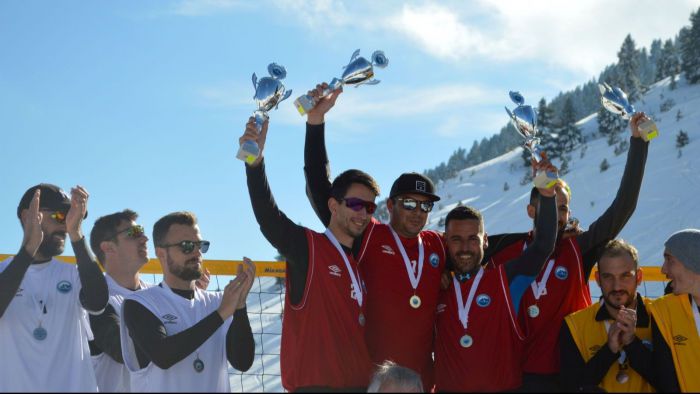 Snow volley στο Μαίναλο | Στη κορυφή Κλώνος/Στάικος/Κογκαλίδης/Σοφοκλέους