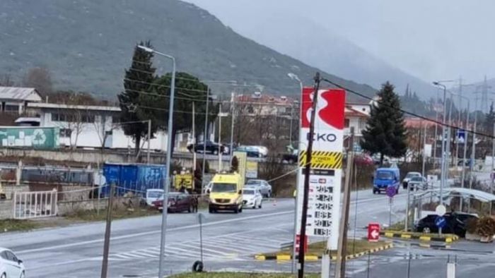 &Tau;&rho;&omicron;&chi;&alpha;ί&omicron; &mu;&epsilon; &delta;ύ&omicron; &tau;&rho;&alpha;&upsilon;&mu;&alpha;&tau;ί&epsilon;&sigmaf; &sigma;&tau;&eta;&nu; &Epsilon;.&Omicron;. &Tau;&rho;ί&pi;&omicron;&lambda;&eta;&sigmaf; &ndash; &Pi;ύ&rho;&gamma;&omicron;&upsilon;