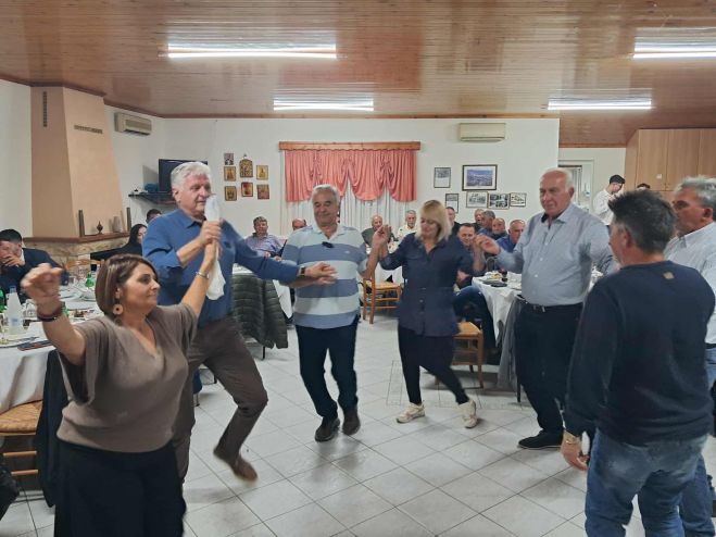 Συνάντηση Προέδρων Τοπικών Κοινοτήτων με χορό και τραγούδι στον Άγιο Βασίλειο - Παρόντες ο Δήμαρχος και Αντιδήμαρχοι (εικόνες)