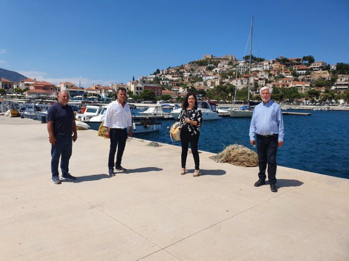 &Epsilon;&pi;&iota;&sigma;&kappa;έ&psi;&epsilon;&iota;&sigmaf; &Tau;&alpha;&tau;&omicron;ύ&lambda;&eta; &sigma;&epsilon; έ&rho;&gamma;&alpha; &tau;&eta;&sigmaf; &Alpha;&rho;&kappa;&alpha;&delta;ί&alpha;&sigmaf; (&epsilon;&iota;&kappa;ό&nu;&epsilon;&sigmaf;)