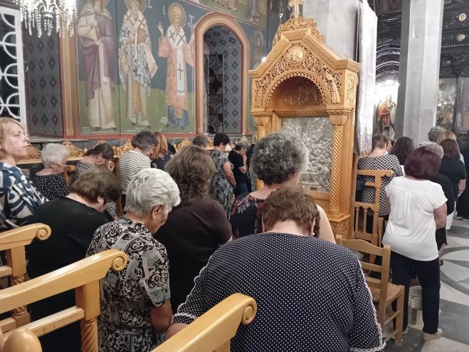 &Eta; &Iota;&epsilon;&rho;ά &Alpha;&gamma;&rho;&upsilon;&pi;&nu;ί&alpha; &gamma;&iota;&alpha; &tau;&omicron;&nu; Ό&sigma;&iota;&omicron; &Pi;&alpha;ΐ&sigma;&iota;&omicron; &sigma;&tau;&omicron; &Sigma;&tau;&epsilon;&nu;ό (&epsilon;&iota;&kappa;ό&nu;&epsilon;&sigmaf;)