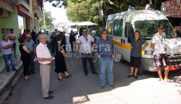 &Omicron;&rho;&gamma;ή &sigma;&tau;&alpha; &Tau;&rho;ό&pi;&alpha;&iota;&alpha; &ndash; &Alpha;&nu;&tau;&iota;&delta;&rho;&omicron;ύ&nu; &sigma;&tau;&omicron; &kappa;&lambda;&epsilon;ί&sigma;&iota;&mu;&omicron; &tau;&omicron;&upsilon; &Kappa;έ&nu;&tau;&rho;&omicron;&upsilon; &Upsilon;&gamma;&epsilon;ί&alpha;&sigmaf;, &kappa;&alpha;&iota; &epsilon;&tau;&omicron;&iota;&mu;ά&zeta;&omicron;&nu;&tau;&alpha;&iota; &nu;&alpha; &alpha;&pi;&omicron;&kappa;&lambda;&epsilon;ί&sigma;&omicron;&upsilon;&nu; &delta;&rho;ό&mu;&omicron;&upsilon;&sigmaf; (vd)