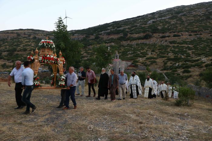 Γιορτάζει με λαμπρότητα η Παναγία της Τσεμπερούς (εικόνες)