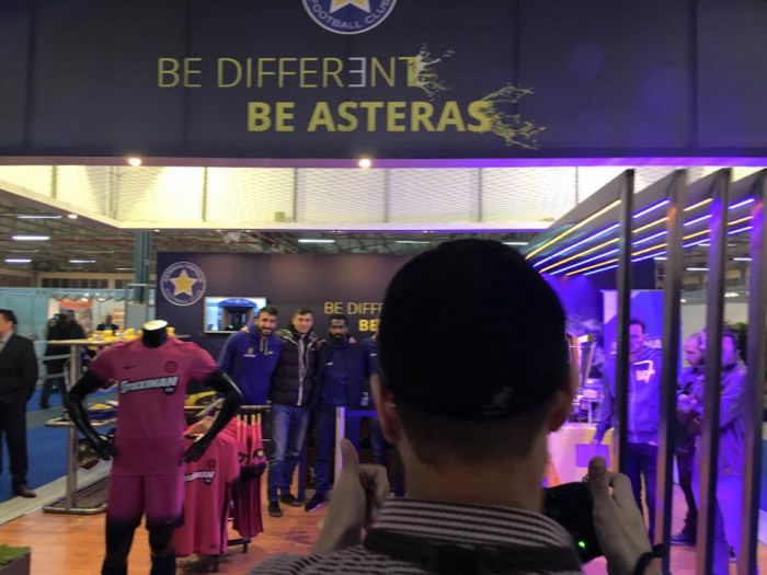 LIVE &sigma;&tau;&eta;&nu; Expo &Pi;&epsilon;&lambda;&omicron;&pi;&omicron;&nu;&nu;ή&sigma;&omicron;&upsilon; &omicron; &Alpha;&sigma;&tau;έ&rho;&alpha;&sigmaf; &Tau;&rho;ί&pi;&omicron;&lambda;&eta;&sigmaf;!