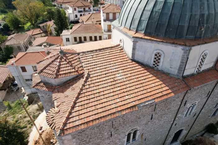 &Phi;&omega;&nu;ά&zeta;&omicron;&upsilon;&nu; &sigma;&tau;&omicron;&nu; Ά&gamma;&iota;&omicron; &Pi;έ&tau;&rho;&omicron; | "16 &chi;&rho;ό&nu;&iota;&alpha; &epsilon;&gamma;&kappa;&alpha;&tau;ά&lambda;&epsilon;&iota;&psi;&eta;&sigmaf; &kappa;&alpha;&iota; &alpha;&nu;&epsilon;&kappa;&pi;&lambda;ή&rho;&omega;&tau;&omega;&nu; &upsilon;&pi;&omicron;&sigma;&chi;έ&sigma;&epsilon;&omega;&nu; &ndash; &Kappa;&alpha;&tau;&alpha;&sigma;&tau;&rho;έ&phi;&epsilon;&tau;&alpha;&iota; &eta; &sigma;&tau;έ&gamma;&eta; &tau;&omicron;&upsilon; &Nu;&alpha;&omicron;ύ &Alpha;&pi;&omicron;&sigma;&tau;ό&lambda;&omega;&nu; &Pi;έ&tau;&rho;&omicron;&upsilon; &kappa;&alpha;&iota; &Pi;&alpha;ύ&lambda;&omicron;&upsilon;"