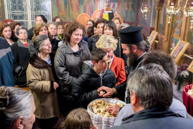 &Eta; &Theta;&epsilon;ί&alpha; &Lambda;&epsilon;&iota;&tau;&omicron;&upsilon;&rho;&gamma;ί&alpha; &tau;&omega;&nu; &Pi;&rho;&omicron;&eta;&gamma;&iota;&alpha;&sigma;&mu;έ&nu;&omega;&nu; &Delta;ώ&rho;&omega;&nu; &sigma;&tau;&omicron;&nu; &Nu;&alpha;ό Ἁ&gamma;ί&omicron;&upsilon; &Rho;&alpha;&phi;&alpha;ή&lambda; (&epsilon;&iota;&kappa;ό&nu;&epsilon;&sigmaf;)