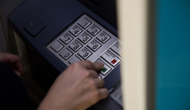 Έρχονται κοινόχρηστα ΑΤΜ από τις τράπεζες