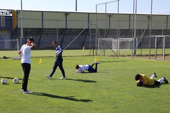 Camp &gamma;&iota;&alpha; &tau;&epsilon;&rho;&mu;&alpha;&tau;&omicron;&phi;ύ&lambda;&alpha;&kappa;&epsilon;&sigmaf; &delta;&iota;&omicron;&rho;&gamma;ά&nu;&omega;&sigma;&epsilon; &omicron; &Alpha;&sigma;&tau;έ&rho;&alpha;&sigmaf; (vd)