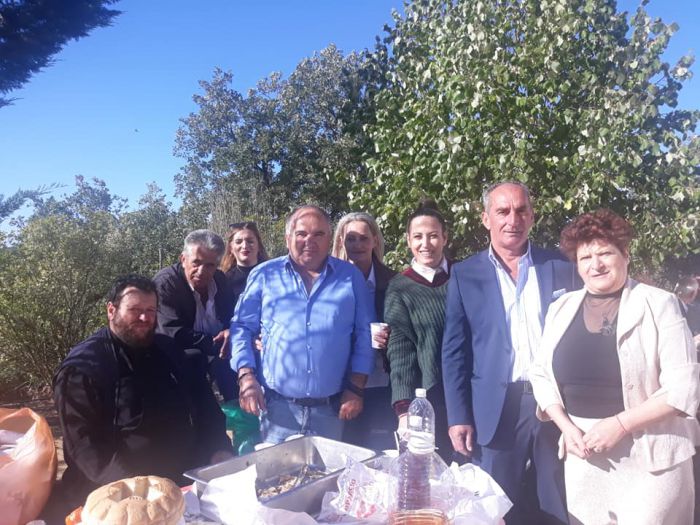 &Eta; &epsilon;&omicron;&rho;&tau;ή &tau;&omicron;&upsilon; &Alpha;&gamma;ί&omicron;&upsilon; &Delta;&eta;&mu;&eta;&tau;&rho;ί&omicron;&upsilon; &sigma;&tau;&omicron; &chi;&omega;&rho;&iota;ό &Kappa;&epsilon;&rho;&alpha;&sigma;&tau;ά&rho;&iota; (&epsilon;&iota;&kappa;ό&nu;&epsilon;&sigmaf;)
