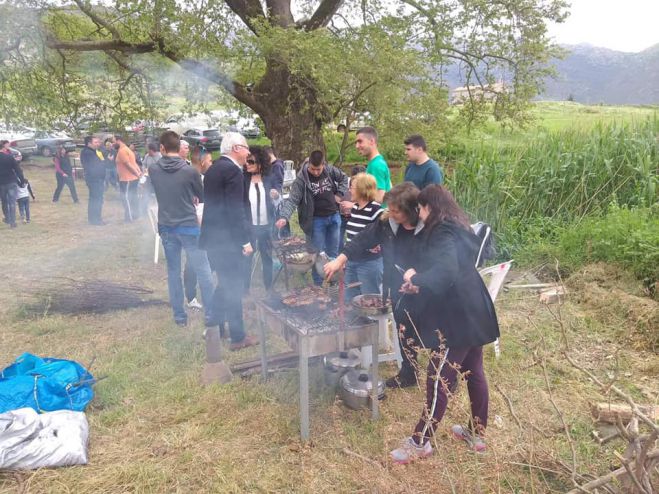 &Sigma;&tau;&iota;&sigmaf; &pi;&eta;&gamma;έ&sigmaf; &Sigma;ί&nu;&tau;&zeta;&iota; &sigma;&tau;&eta;&nu; &Kappa;&alpha;&nu;&delta;ή&lambda;&alpha; &beta;&rho;έ&theta;&eta;&kappa;&epsilon; &tau;&eta;&nu; &Pi;&rho;&omega;&tau;&omicron;&mu;&alpha;&gamma;&iota;ά &omicron; &Gamma;&iota;ά&nu;&nu;&eta;&sigmaf; &Sigma;&mu;&upsilon;&rho;&nu;&iota;ώ&tau;&eta;&sigmaf;
