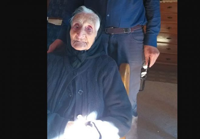 Μία γιαγιά 103 ετών από τα Βέρβενα στέλνει τις ευχές της για το Πάσχα!