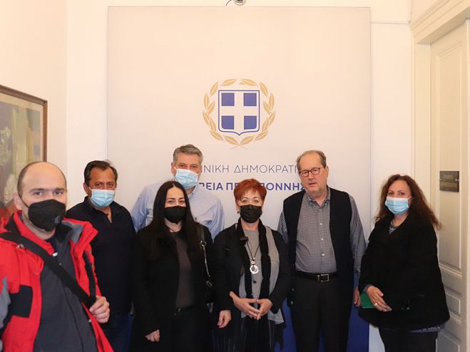 &Sigma;&upsilon;&nu;ά&nu;&tau;&eta;&sigma;&eta; &Nu;ί&kappa;&alpha; &mu;&epsilon; &tau;&eta; &delta;&iota;&omicron;ί&kappa;&eta;&sigma;&eta; &tau;&omicron;&upsilon; &Sigma;&upsilon;&lambda;&lambda;ό&gamma;&omicron;&upsilon; &Upsilon;&pi;&alpha;&lambda;&lambda;ή&lambda;&omega;&nu; &Pi;.&Epsilon;. &Alpha;&rho;&kappa;&alpha;&delta;ί&alpha;&sigmaf;