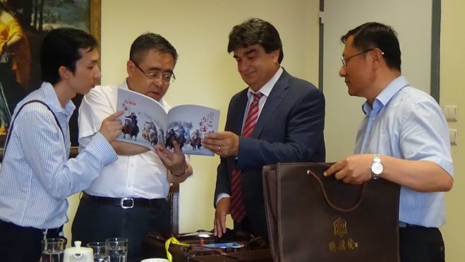 Κινέζοι από το κρατίδιο της Εσωτερικής Μογγολίας στην Αρκαδία! (vd)