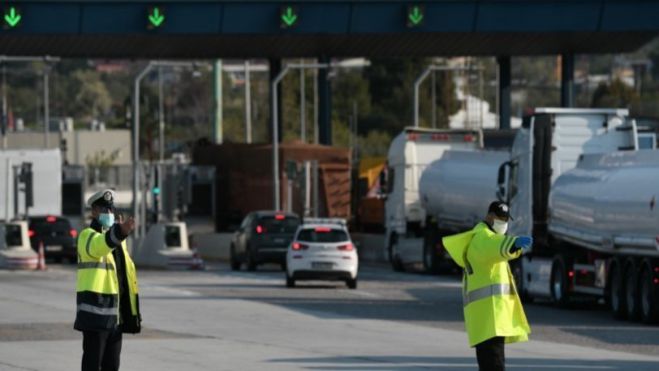 «Πάω στην Καλαμάτα να αγοράσω λάδι» είπε πολίτης σε μπλόκο της τροχαίας στα διόδια