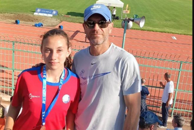 &Chi;ά&lambda;&kappa;&iota;&nu;&omicron; &eta; &Kappa;&alpha;&tau;&epsilon;&rho;ί&nu;&alpha; &Pi;&omicron;&upsilon;&lambda;&omicron;&pi;&omicron;ύ&lambda;&omicron;&upsilon; &sigma;&tau;&omicron; &Pi;&alpha;&nu;&epsilon;&lambda;&lambda;ή&nu;&iota;&omicron; &Pi;&rho;&omega;&tau;ά&theta;&lambda;&eta;&mu;&alpha; &Kappa;16 &sigma;&tau;&eta;&nu; &Chi;&alpha;&lambda;&kappa;ί&delta;&alpha; (vd)