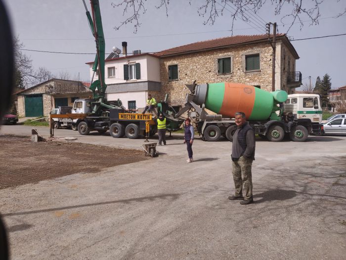 Σε ανάπλαση κοινόχρηστου χώρου στο Καμάρι Τεγέας προχωρά ο Δήμος Τρίπολης (εικόνες)