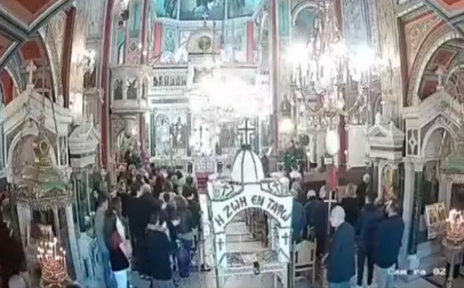 Η Α' Ανάσταση στον Μητροπολιτικό Ιερό Ναό Αγίου Βασιλείου Τριπόλεως! (vd)
