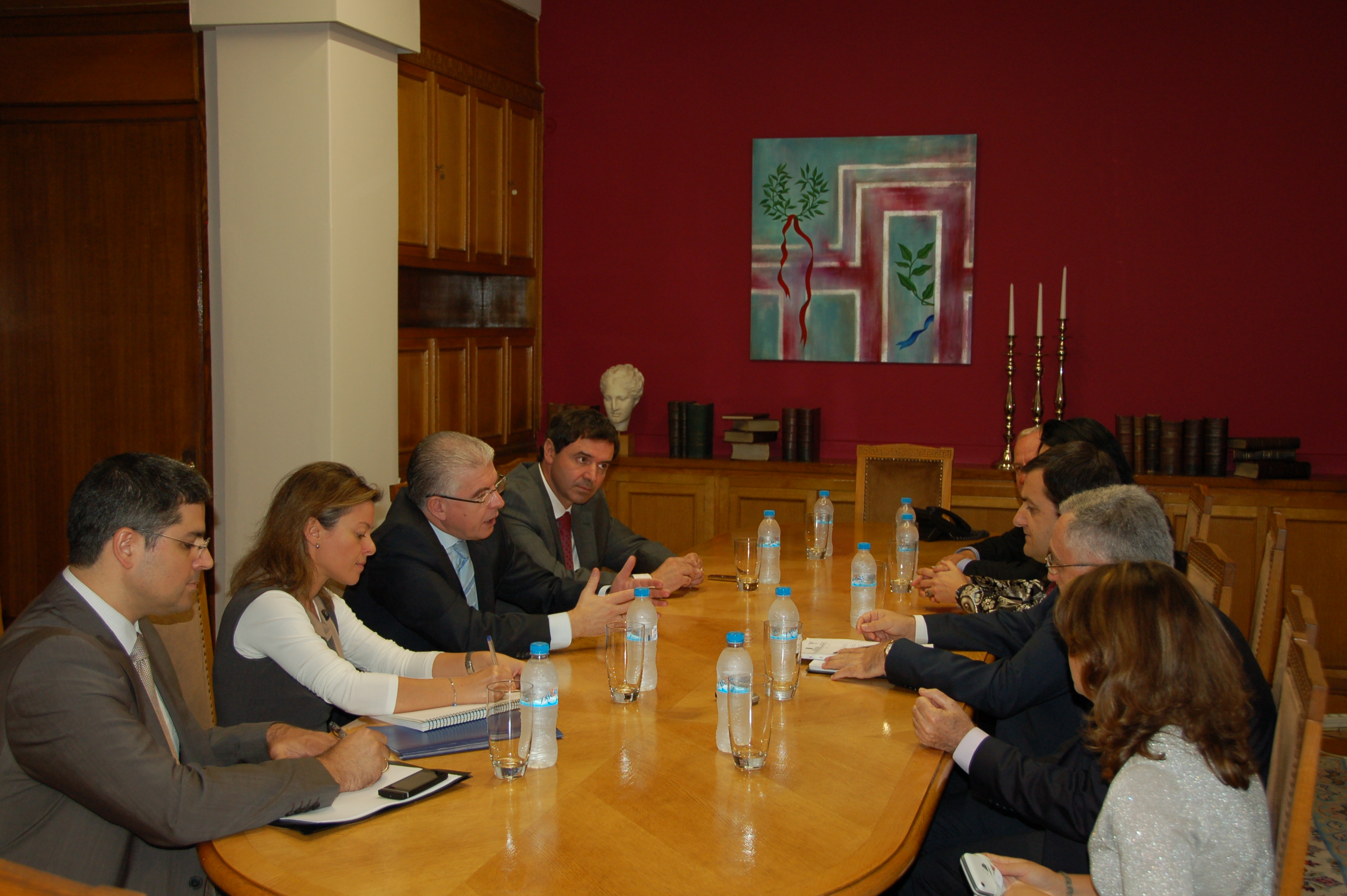 &Mu;&epsilon; &tau;&omicron;&nu; &Upsilon;&pi;&omicron;&upsilon;&rho;&gamma;ό &Upsilon;&gamma;&epsilon;ί&alpha;&sigmaf; &tau;&eta;&sigmaf; &Alpha;&lambda;&beta;&alpha;&nu;ί&alpha;&sigmaf; &sigma;&upsilon;&nu;&alpha;&nu;&tau;ή&theta;&eta;&kappa;&epsilon; &omicron; &Alpha;&nu;&delta;&rho;έ&alpha;&sigmaf; &Lambda;&upsilon;&kappa;&omicron;&upsilon;&rho;έ&nu;&tau;&zeta;&omicron;&sigmaf;