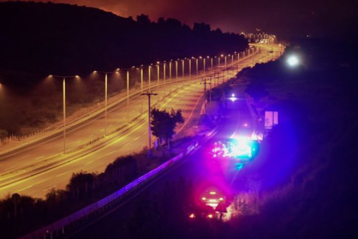Φωτιές | Για λόγους ασφαλείας έκλεισε τμήμα του δρόμου "Τρίπολη - Καλαμάτα" - Από την παλαιά εθνική οδό η κυκλοφορία