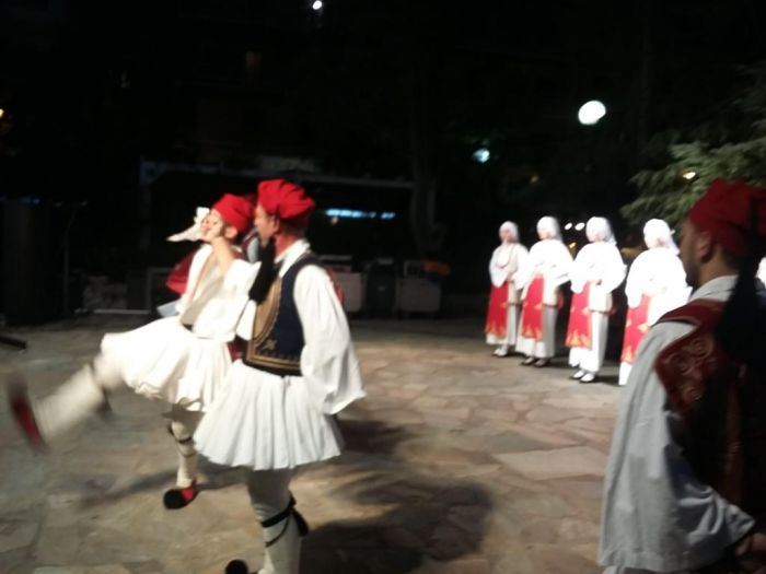 "Ιστορίες και συμβολισμοί στο δημοτικό τραγούδι" από τους Αρκάδες Δάφνης (vd)