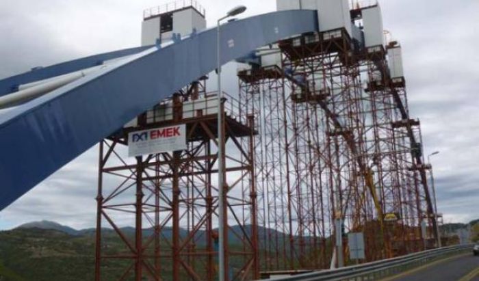 &Tau;&omicron; &kappa;&alpha;&lambda;&omicron;&kappa;&alpha;ί&rho;&iota; &pi;&alpha;&rho;&alpha;&delta;ί&delta;&epsilon;&tau;&alpha;&iota; &eta; &gamma;έ&phi;&upsilon;&rho;&alpha; &tau;&eta;&sigmaf; &Tau;&sigma;&alpha;&kappa;ώ&nu;&alpha;&sigmaf;