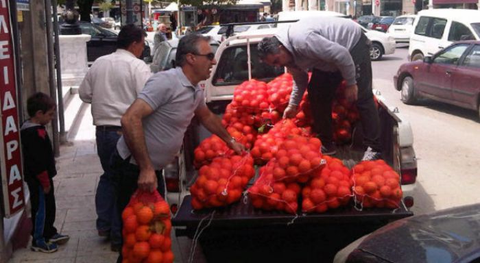 &Nu;έ&alpha; &pi;&rho;&omicron;&sigma;&phi;&omicron;&rho;ά &gamma;&iota;&alpha; &tau;&omicron; &laquo;&Kappa;&alpha;&lambda;ά&theta;&iota; &tau;&omicron;&upsilon; &Pi;&tau;&omega;&chi;&omicron;ύ &Alpha;&delta;&epsilon;&lambda;&phi;&omicron;ύ&raquo; (&epsilon;&iota;&kappa;ό&nu;&epsilon;&sigmaf;)