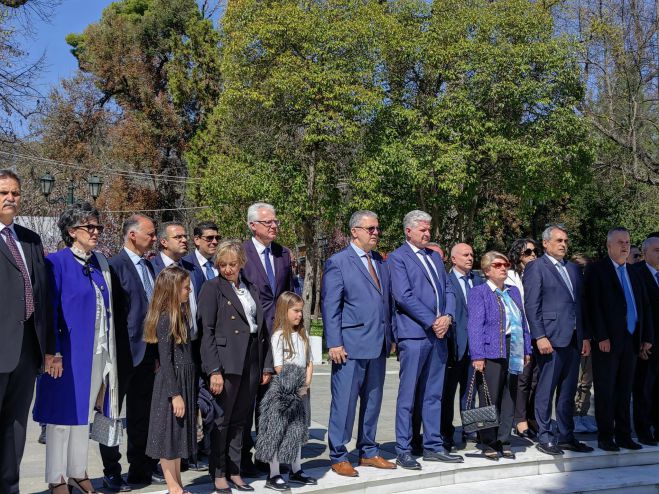 &Tau;&rho;ί&pi;&omicron;&lambda;&eta; | &Omicron;&iota; &delta;&eta;&lambda;ώ&sigma;&epsilon;&iota;&sigmaf; &tau;&omega;&nu; &epsilon;&pi;&iota;&sigma;ή&mu;&omega;&nu; &gamma;&iota;&alpha; &tau;&eta;&nu; 25&eta; &Mu;&alpha;&rho;&tau;ί&omicron;&upsilon; (vd)