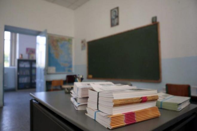 Μπαράζ προσλήψεων από την Κυβέρνηση | Ανακοίνωσε 19.480 αναπληρωτές για τα σχολεία!