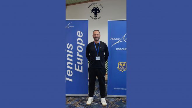 Στους 20 κορυφαίους Έλληνες προπονητές τένις ο Γιώργος Παπαδόπουλος της ΑΕΚ Τρίπολης!