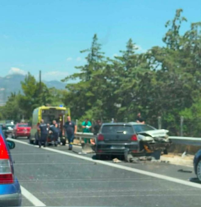 Καρμπόλα με 6 οχήματα στην Αθηνών – Τριπόλεως