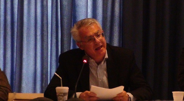 &Gamma;&iota;ά&nu;&nu;&eta;&sigmaf; &Sigma;&mu;&upsilon;&rho;&nu;&iota;ώ&tau;&eta;&sigmaf;: &laquo;&Omicron; &Delta;ή&mu;&omicron;&sigmaf; &Tau;&rho;ί&pi;&omicron;&lambda;&eta;&sigmaf; έ&beta;&alpha;&lambda;&epsilon; &tau;&omicron; &delta;&iota;&kappa;ό &tau;&omicron;&upsilon;&hellip; &lambda;&iota;&theta;&alpha;&rho;ά&kappa;&iota; &gamma;&iota;&alpha; &tau;&eta;&nu; &pi;&alpha;&rho;&alpha;&mu;&omicron;&nu;ή &tau;&eta;&sigmaf; &pi;ά&lambda;&eta;&sigmaf; &sigma;&tau;&omicron;&upsilon;&sigmaf; &Omicron;&lambda;&upsilon;&mu;&pi;&iota;&alpha;&kappa;&omicron;ύ&sigmaf;&raquo;