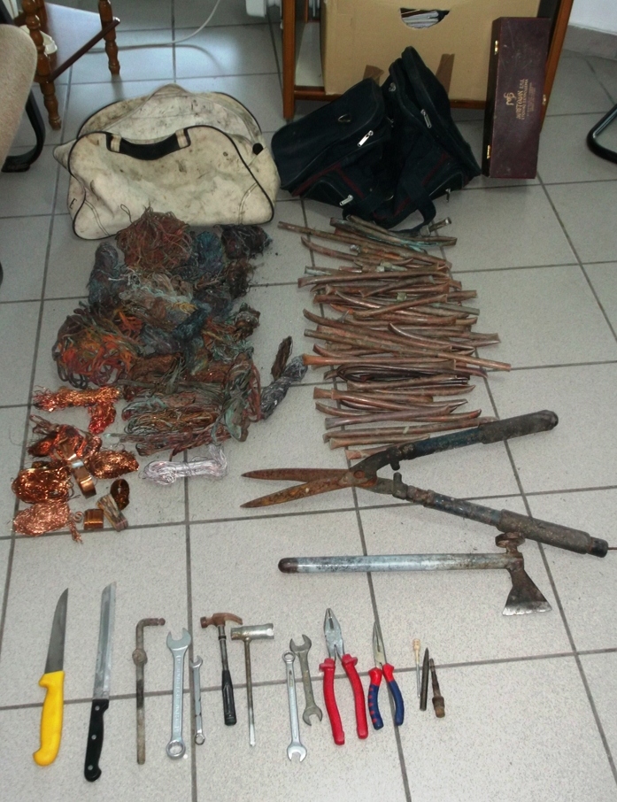 Διεθνώς διωκόμενος αλλοδαπός με μαχαίρια και διαρρηκτικά εργαλεία συνελήφθη στην Πελοπόννησο