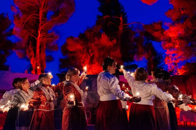&Mu;&omicron;&nu;&alpha;&delta;&iota;&kappa;ή &beta;&rho;&alpha;&delta;&iota;ά &mu;&epsilon; έ&nu;&tau;&omicron;&nu;&alpha; &sigma;&upsilon;&nu;&alpha;&iota;&sigma;&theta;ή&mu;&alpha;&tau;&alpha; &sigma;&tau;&eta;&nu; &tau;&epsilon;&lambda;&epsilon;&tau;ή &lambda;ή&xi;&eta;&sigmaf; &tau;&eta;&sigmaf; &chi;&omicron;&rho;&epsilon;&upsilon;&tau;&iota;&kappa;ή&sigmaf; &chi;&rho;&omicron;&nu;&iota;ά&sigmaf; &tau;&omicron;&upsilon; '&Alpha;&rho;&kappa;ά&delta;&omega;&nu; &Delta;&rho;ώ&mu;&epsilon;&nu;&alpha;' (&epsilon;&iota;&kappa;ό&nu;&epsilon;&sigmaf;)