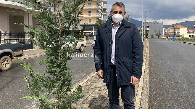 &Nu;έ&alpha; &delta;έ&nu;&delta;&rho;&alpha; &sigma;&epsilon; "&Mu;&omicron;&upsilon;&tau;&zeta;&omicron;&upsilon;&rho;&omicron;&pi;&omicron;ύ&lambda;&omicron;&upsilon;" &kappa;&alpha;&iota; &Omicron;&Eta;&Epsilon; | &Tau;&zeta;&iota;&omicron;ύ&mu;&eta;&sigmaf;: &laquo;T&omicron; &pi;&rho;ά&sigma;&iota;&nu;&omicron; &alpha;&lambda;&lambda;ά&zeta;&epsilon;&iota; &tau;&eta;&nu; &epsilon;&iota;&kappa;ό&nu;&alpha; &tau;&eta;&sigmaf; &Tau;&rho;ί&pi;&omicron;&lambda;&eta;&sigmaf; &pi;&rho;&omicron;&sigmaf; &tau;&omicron; &kappa;&alpha;&lambda;ύ&tau;&epsilon;&rho;&omicron;&raquo;