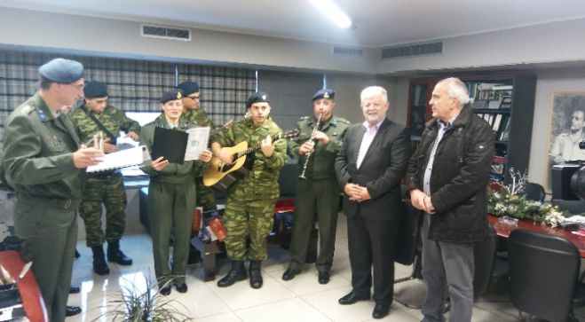 Κάλαντα στον Δήμαρχο Τρίπολης από την μπάντα του Στρατού!