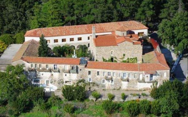 &Tau;&omicron; &Mu;&upsilon;&sigma;&tau;ή&rho;&iota;&omicron; &tau;&omicron;&upsilon; &Iota;&epsilon;&rho;&omicron;ύ &Epsilon;&upsilon;&chi;&epsilon;&lambda;&alpha;ί&omicron;&upsilon; &sigma;&tau;&eta;&nu; &Iota;&epsilon;&rho;ά &Mu;&omicron;&nu;ή &Kappa;&alpha;&lambda;&tau;&epsilon;&zeta;ώ&nu;