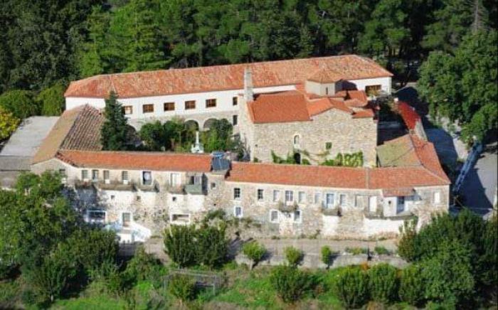 &Tau;&omicron; &Mu;&upsilon;&sigma;&tau;ή&rho;&iota;&omicron; &tau;&omicron;&upsilon; &Iota;&epsilon;&rho;&omicron;ύ &Epsilon;&upsilon;&chi;&epsilon;&lambda;&alpha;ί&omicron;&upsilon; &sigma;&tau;&eta;&nu; &Iota;&epsilon;&rho;ά &Mu;&omicron;&nu;ή &Kappa;&alpha;&lambda;&tau;&epsilon;&zeta;ώ&nu;