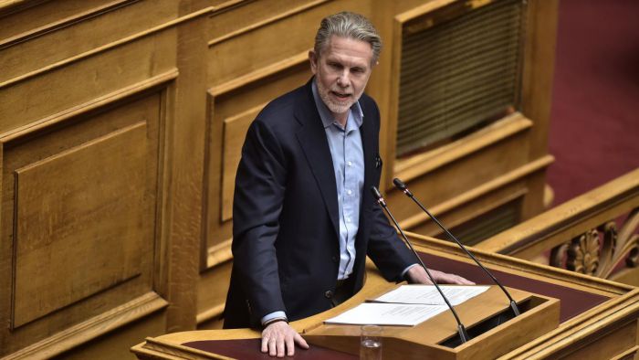 &Gamma;&epsilon;&rho;&omicron;&upsilon;&lambda;ά&nu;&omicron;&sigmaf;: "&Epsilon;&lambda;&pi;ί&zeta;&omega; &nu;&alpha; &mu;&eta;&nu; &epsilon;ί&nu;&alpha;&iota; &omicron;&rho;&iota;&sigma;&tau;&iota;&kappa;ό &tau;&omicron; &alpha;&nu;&tau;ί&omicron; &tau;&omicron;&upsilon; &Omicron;&delta;&upsilon;&sigma;&sigma;έ&alpha; &Kappa;&omega;&nu;&sigma;&tau;&alpha;&nu;&tau;&iota;&nu;ό&pi;&omicron;&upsilon;&lambda;&omicron;&upsilon; &sigma;&tau;&eta; &Beta;&omicron;&upsilon;&lambda;ή"